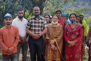 Panchayat representatives motivating parents to enroll in government school in Bhadravad