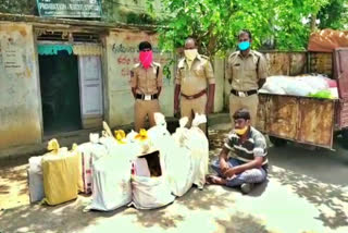 Seizure of jaggery smuggled in Manthani