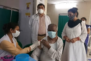 corona new cases in delhi  corona pandemic in india  corona pandemic in delhi  corona vaccination in delhi  कोरोना महामारी दिल्ली  दिल्ली में कोरोना के नए मामले  दिल्ली में कोरोना वैक्सीनेशन