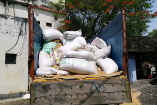 Alcohol was being carried under the guise of paddy husk in giridih