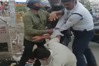Traffic police beaten policeman on road in Ranchi