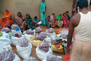 Distribution of ration pest among laborers in giridih