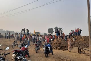 Three labour died due to tractor overturning in Paliganj