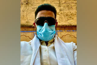 Abhishek Bachchan urges people to 'keep masks on' for safety of loved ones