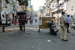 ठाण्यात लॉकडाऊनसाठी मोठा पोलीस बंदोबस्त रस्त्यावर