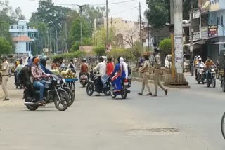 Police seen in action amid Corona curfew