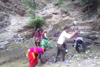 Himachal Day celebrated by cleaning women's drinking water sources