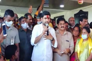 nara lokesh anaparti tour, lokesh consoles ex mla nallamilli