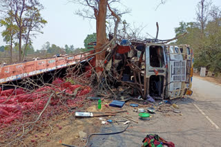 Truck accident in pendra