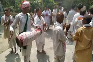 hausori-presentation-by-villagers