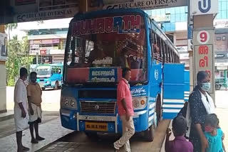 private bus service in crisis again  private bus service  സ്വകാര്യ ബസ് സർവീസ്  കൊവിഡ് നിയന്ത്രണം  സ്വകാര്യ ബസ് സർവീസ് വീണ്ടും പ്രതിസന്ധിയിലേക്ക്