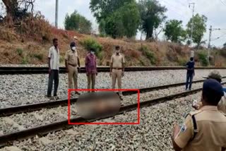 woman commit suicide with her son in railway track