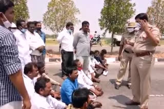 protest to start gurukula building in korrapadu in anantapuram