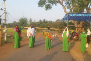 The women sealed the village in Dhamtari