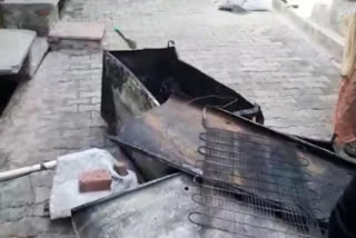 fire break out in refrigerator in ghaziabad