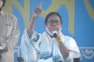 bjps outsiders spread corona in west bengal say mamata banerjee