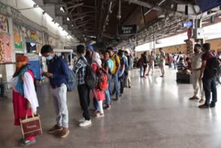 Passengers have to pay Rs 500 fine if they won't wear masks on rail premises