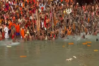 RT-PCR test must for Kumbh returnees in Gujarat  കുംഭമേളയിൽ പങ്കെടുത്തവർക്ക് കൊവിഡ് പരിശോധന നിർബന്ധമാക്കി ഗുജറാത്ത്  കുംഭമേള  ഗുജറാത്ത് മുഖ്യമന്ത്രി വിജയ് രൂപാനി  ഗുജറാത്ത്  കൊവിഡ് 19  ആർടിപിസിആർ