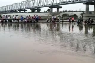 मुजफ्फरपुर में दो बच्चे नदी में डूबे