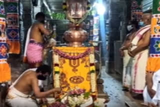 chithirai-festival-started-with-flag-hoisting-in-palani