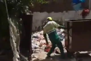 councilor appeal to dumped in dustbin in kalyanpuri