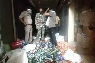 2-youths-who-are-black-marketing-of-gutkha-police-arrested