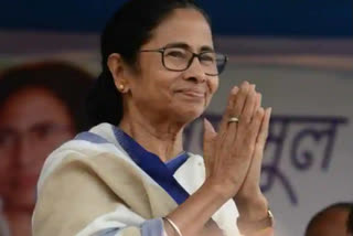 Mamata suspends all poll meetings citing EC order  Mamata suspends all poll meetings  West Bengal polls rally cancled  EC ask to cancel rallies in West Bengal  West Bengal Covid  കൊവിഡ് വ്യാപനം; പശ്ചിമ ബംഗാൾ മുഖ്യമന്ത്രി മമത ബാനർജി യോഗങ്ങൾ റദ്ദാക്കി  കൊവിഡ്  മമത ബാനർജി  കൊൽക്കത്ത  പശ്ചിമ ബംഗാൾ മുഖ്യമന്ത്രി