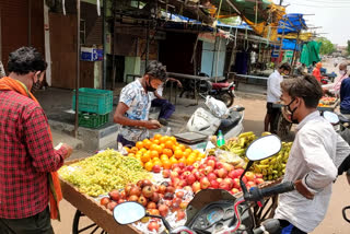 public Buying fruits