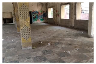 Community hall transformed into ruins at Saidulazab delhi