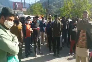 people of chamalwas banihal protest against phe