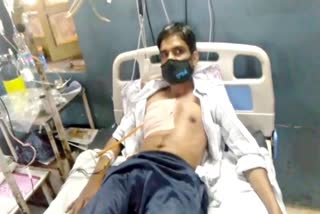 चाकू से हमला  कोटा न्यूज  क्राइम इन कोटा  एमबीएस अस्पताल  A youth attacked with a knife  MBS Hospital  Crime in Kota  Kota News  Knife attack  Beating