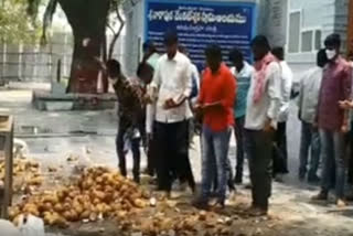 tdp leaders b.Tech Ravi fans hitting coconuts