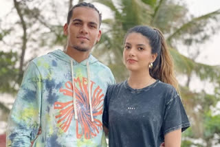 ipl-2021-mumbai-indians-bowler-rahul-chahar-share-photo-with-fiance-and-hairstylist-ishani