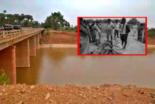 father died while saving daughter in polavaram canal at east godavari