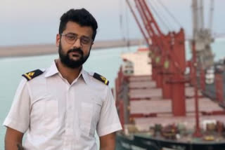 A young Indian trapped in the Iranian Abbas port  The government reached out for help  Indian sailor trapped in Iran's Abbas port  Dhyey Halwadia  ഇറാൻ തുറമുഖത്ത് മൂന്ന് ഇന്ത്യൻ നാവികർ കുടുങ്ങിക്കിടക്കുന്നു  ഇറാൻ തുറമുഖം  ഗാന്ധിനഗർ  മൻസുഖ് മണ്ടാവിയ  എം.വി ഐസ്‌ദിഹാർ  M.V Aizdihar ship  അബ്ബാസ് തുറമുഖം  Indian sailor trapped  ഇന്ത്യൻ നാവികർ കുടുങ്ങിക്കിടക്കുന്നു  ഗാന്ധിനഗർ  gandhinagar  gujarat  ഗുജറാത്ത്