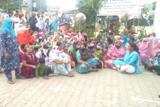 family members protest at the Acme Formulation Company In Nalagarh