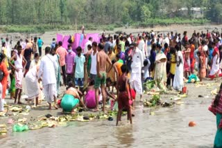 চাপৰত ভক্তৰ অশোকাষ্টমী স্নান