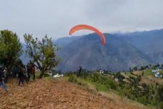 one day paragliding trail in thathri sub division