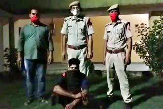 धौलपुर में लूट  शोरूम पर लूट  बदमाश गिरफ्तार  Rogue arrested  Robbed at the showroom  Looted in dholpur  Crime in Dholpur  Dholpur news