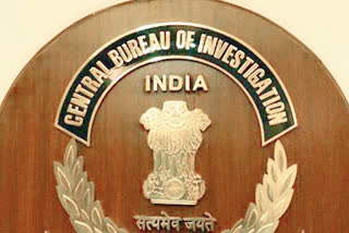 CBI registered case against the customs officials  കസ്റ്റംസ് ഉദ്യോഗസ്ഥർക്കെതിരെ സിബിഐ കേസെടുത്തു  customs officials  സ്വർണ്ണക്കടത്ത് കേസ്  പ്രോസിക്യൂഷൻ  കസ്റ്റംസ് ഉദ്യോഗസ്ഥർ  സിബിഐ