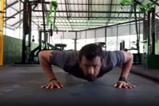 kerala-man-does-50-clap-push-ups-in-30-seconds-sets-record