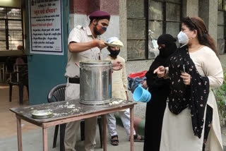 delhi government food distribution  corona cricis in delhi  corona new cases in delhi  labours migration in corona pandemic  दिल्ली सरकार की खाना वितरण योजना  दिल्ली में कोरोना के नए मामले  दिल्ली से प्रवासी मजदूरों का पलायन