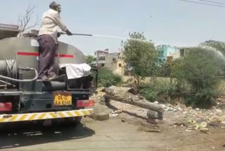 municipal corporation of delhi  mcd work in corona cricis  corona cricis in delhi  corona pandemic in delhi  एमसीडी का दवाइयों का छिड़काव  दिल्ली नगर निगम