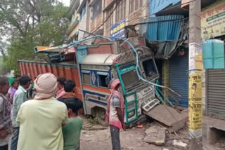 uncontrolled truck hit four shop in nalanda