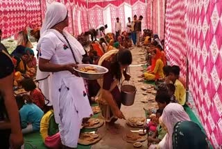 the-eunuchs-organise-bhandara-on-the-occasion-of-navratri-in-palwal-distributed-clothes-to-the-poor