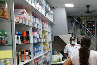 corona related medicines corona new cases in noida corona pandemic in noida medical stores in noida मेडिकल स्टोर्स पर दवाओं की किल्लत नोएडा में कोविड-19 महामारी नोएडा में कोरोना के नए मामले