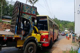 KSRTC bus-lorry collision  കെഎസ്ആർടിസി  ലോറി  നിരവധി പേർക്ക് പരിക്ക്  Several injured  വെഞ്ഞാറൻമൂട്‌ പിരപ്പൻകോട്ട്