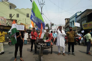 bengal election 2021_wb_n24_01_road block & agitation by cong workers on bashirhat_vis_byte_raju_10009