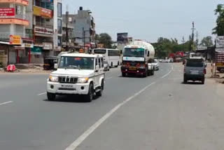Police escort oxygen tanker in Pune for smooth Police escort oxygen tanker in Pune for smooth supplysupply