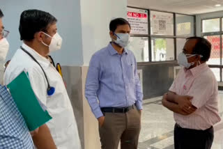 Surprise inspection Barmer, Barmer District Hospital, बाड़मेर न्यूज, जिला अस्पताल का औचक निरीक्षण, मेडिकल कॉलेज के प्रिंसिपल डॉ. आरके आसेरी, अस्पताल अधीक्षक डॉ. दिनेश परमार, जिला कलेक्टर लोक बंधु, Barmer News